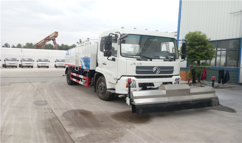 東風(fēng)天錦路面高壓清洗車(chē)